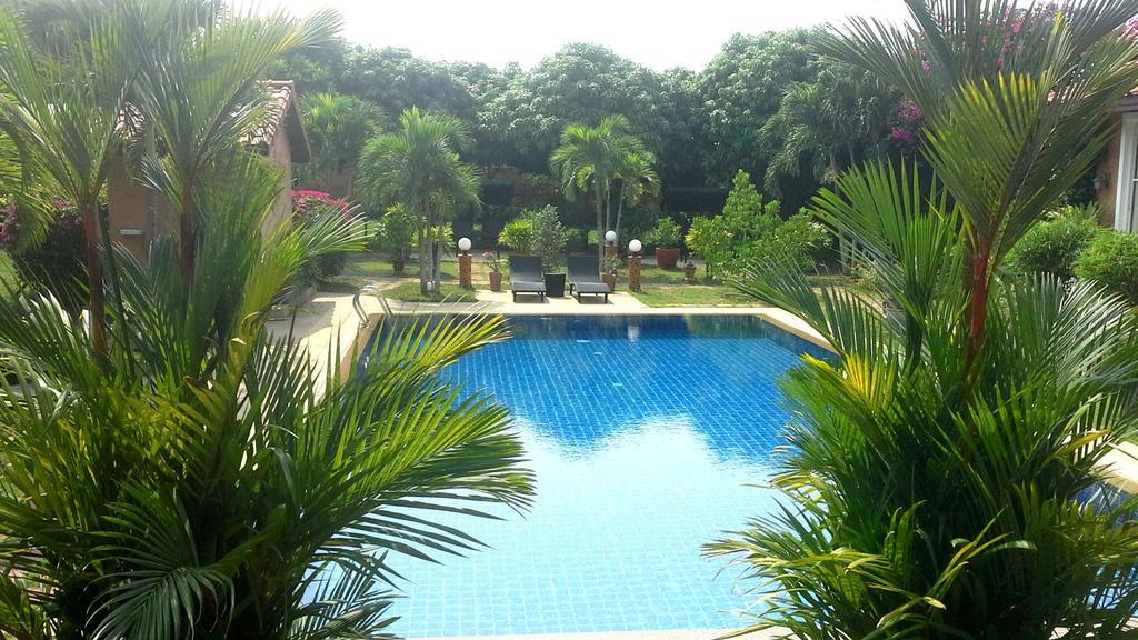 Pictory Garden Resort Sattahip Ngoại thất bức ảnh