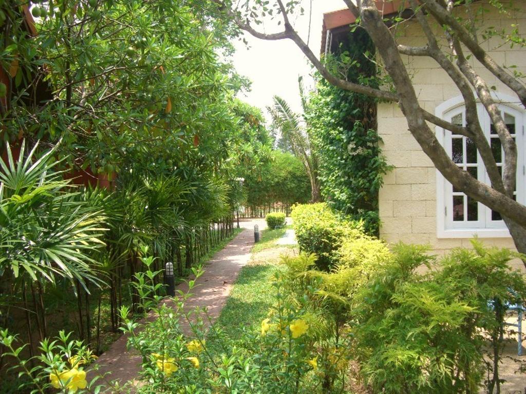 Pictory Garden Resort Sattahip Ngoại thất bức ảnh
