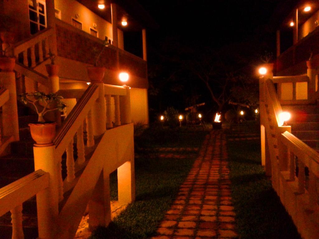 Pictory Garden Resort Sattahip Ngoại thất bức ảnh