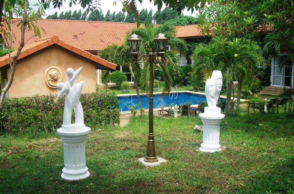 Pictory Garden Resort Sattahip Ngoại thất bức ảnh