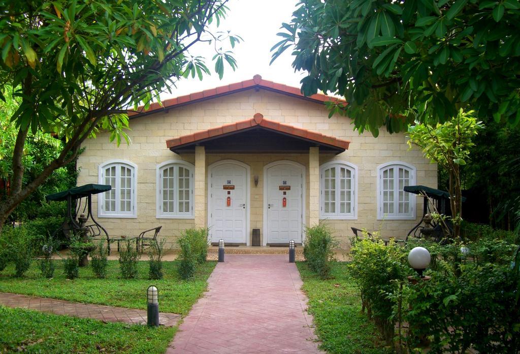 Pictory Garden Resort Sattahip Ngoại thất bức ảnh