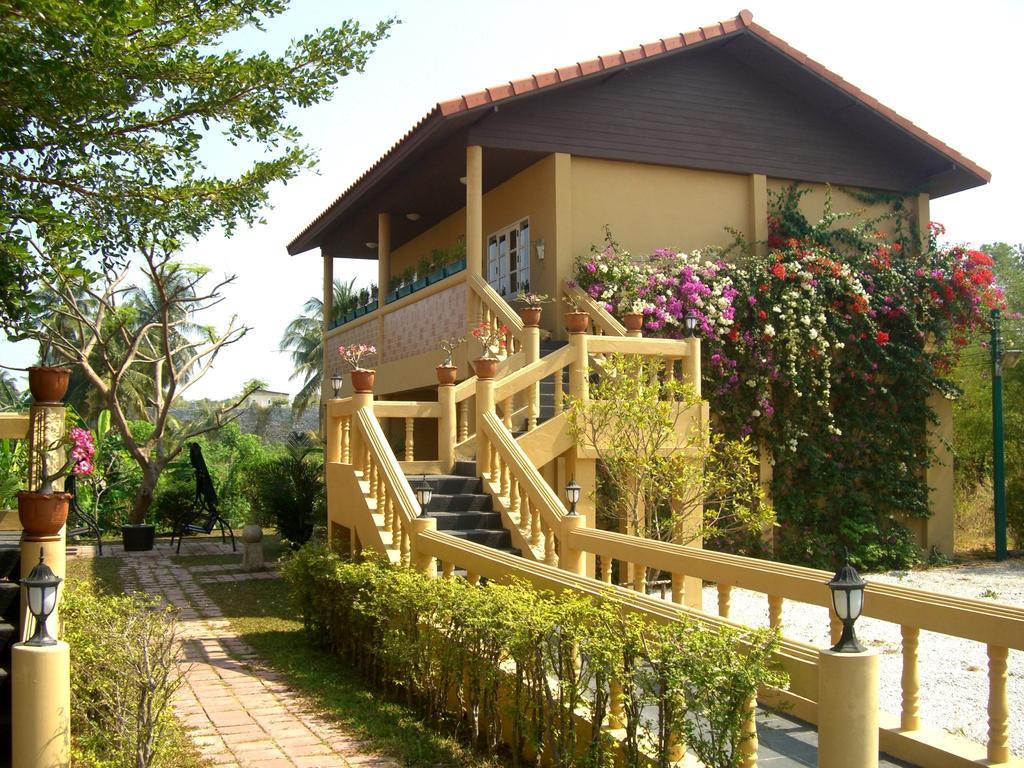 Pictory Garden Resort Sattahip Ngoại thất bức ảnh