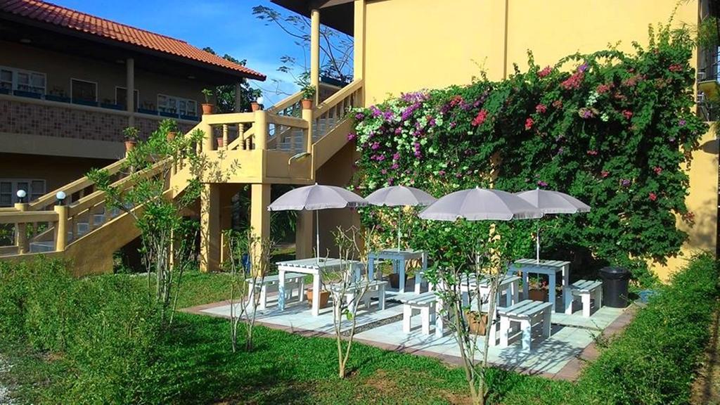 Pictory Garden Resort Sattahip Ngoại thất bức ảnh