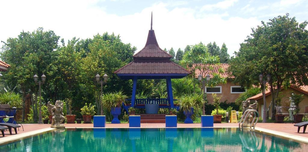 Pictory Garden Resort Sattahip Ngoại thất bức ảnh
