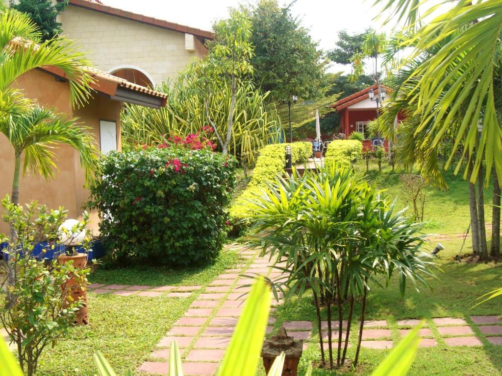 Pictory Garden Resort Sattahip Ngoại thất bức ảnh