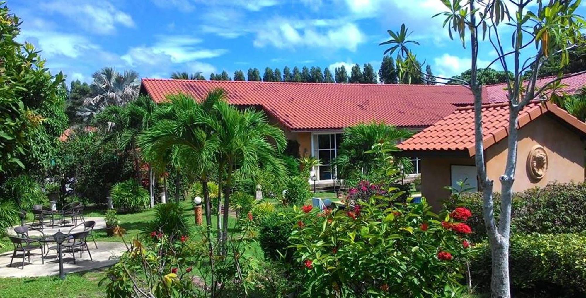 Pictory Garden Resort Sattahip Ngoại thất bức ảnh